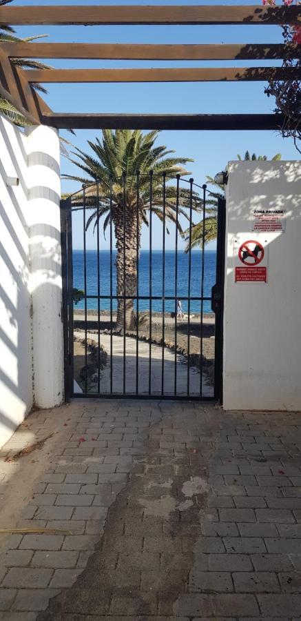 Playa Roca Bungalows Costa Teguise Esterno foto