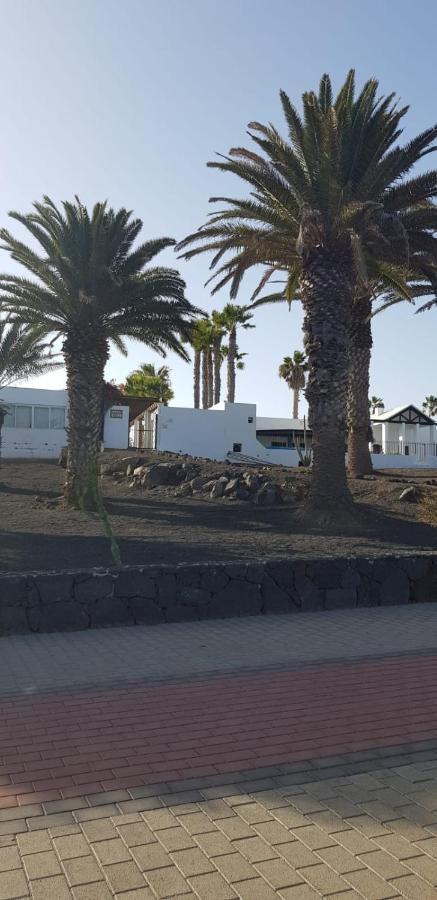 Playa Roca Bungalows Costa Teguise Esterno foto