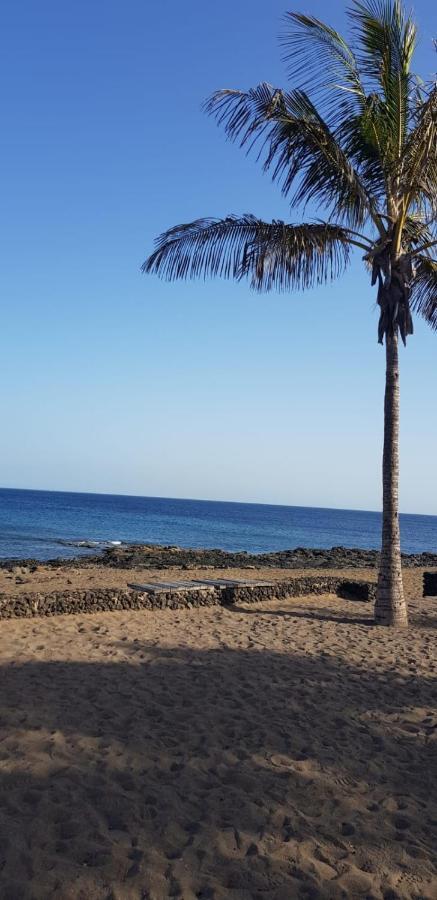 Playa Roca Bungalows Costa Teguise Esterno foto