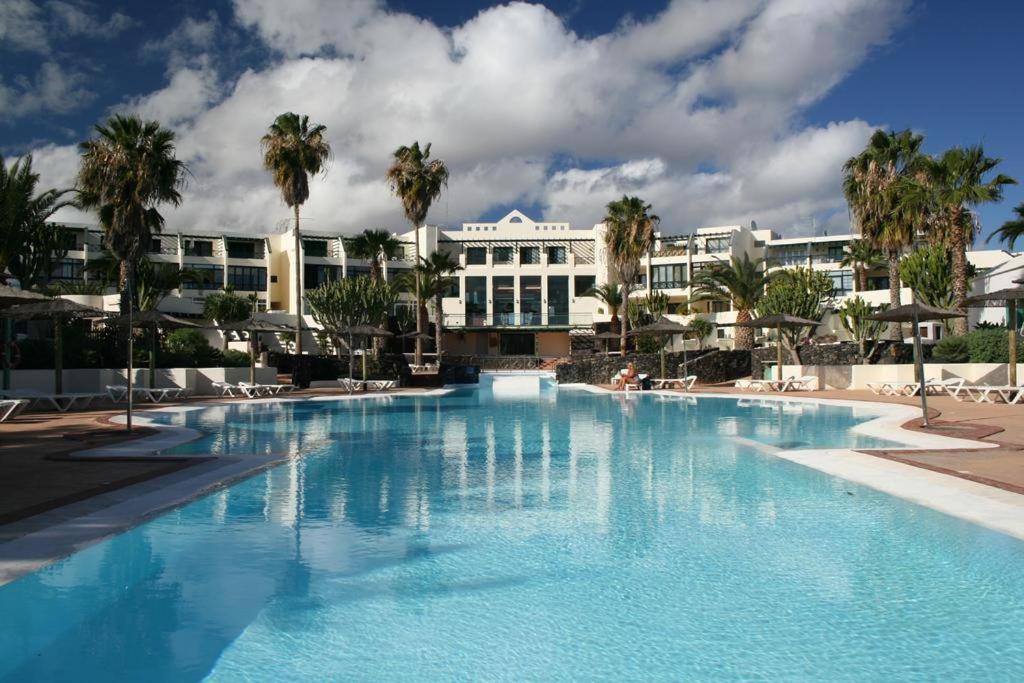 Playa Roca Bungalows Costa Teguise Esterno foto