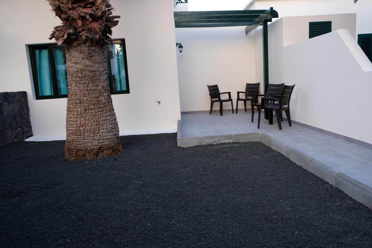 Playa Roca Bungalows Costa Teguise Esterno foto